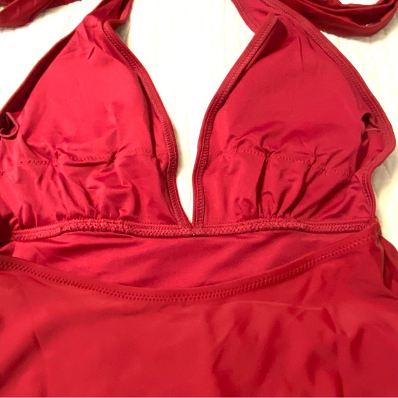 CUPSHE Deep V-Neck One-Piece Swimsuit - Picture 7 of 11